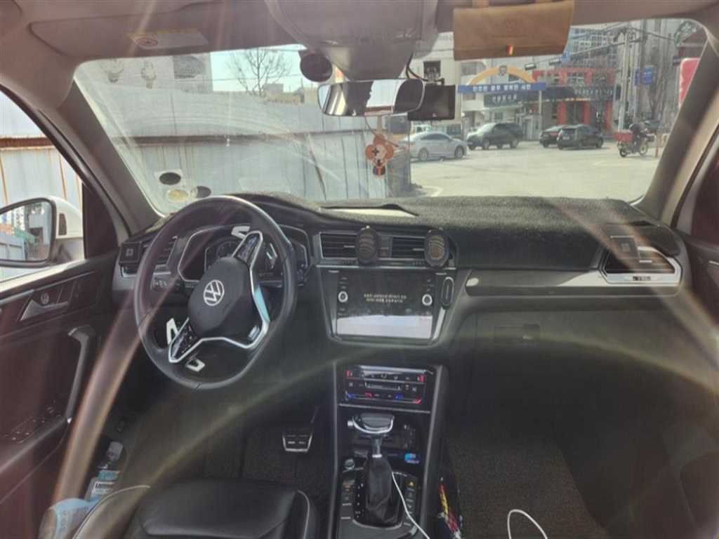 Volkswagen Tiguan - Vista 4