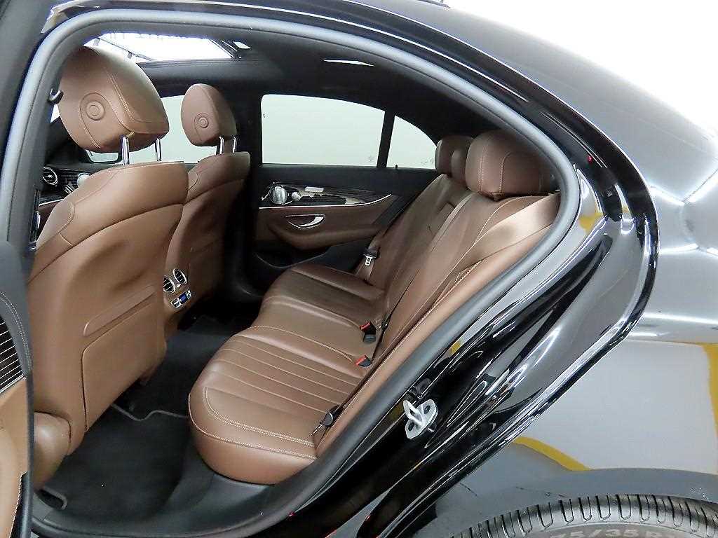 Mercedes Benz E class - Vista 6