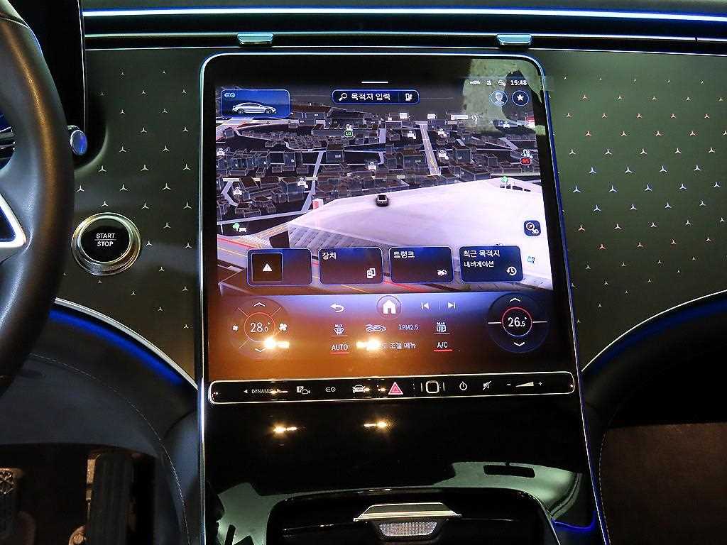 Mercedes Benz EQE - Vista 11