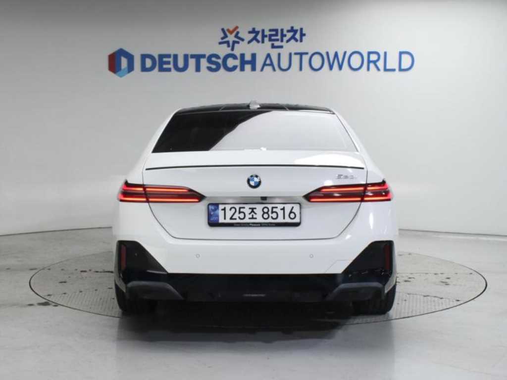 BMW 5 Series - Vista 4