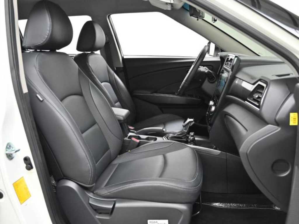 Ssangyong Tivoli - Vista 10