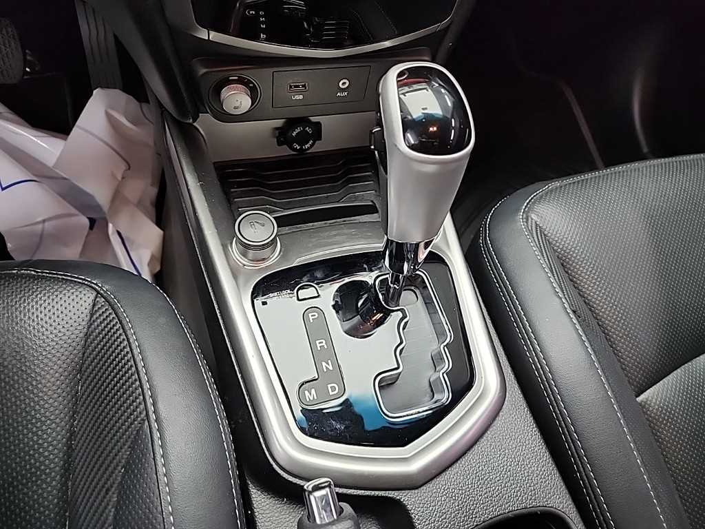 Ssangyong Tivoli - Vista 8