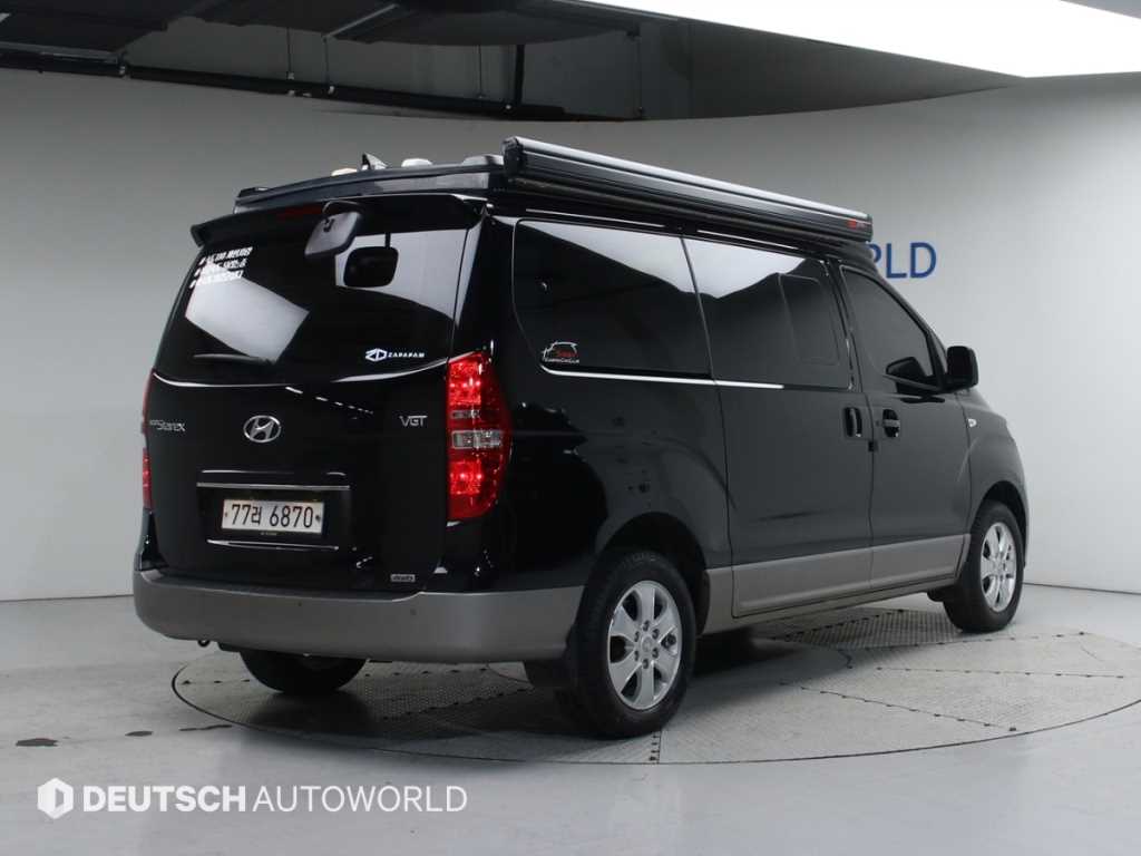 HYUNDAI Starex - Vista 2