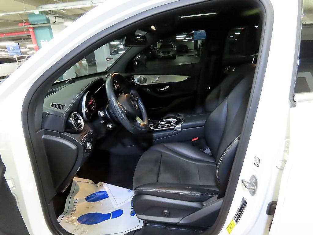 Mercedes Benz GLC Class - Vista 6