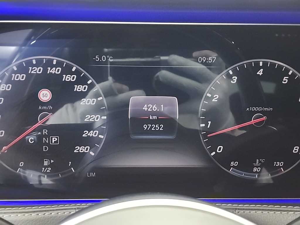 Mercedes Benz S Class - Vista 6