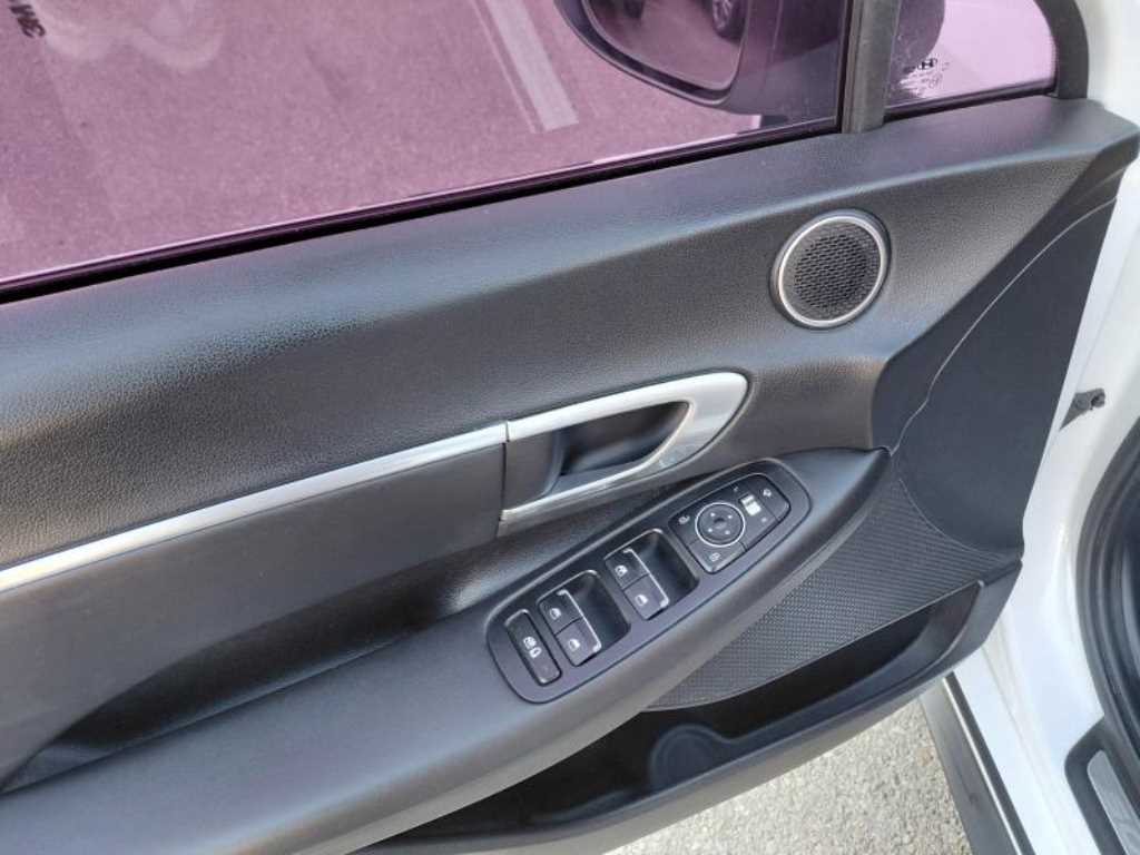 HYUNDAI Sonata - Vista 11