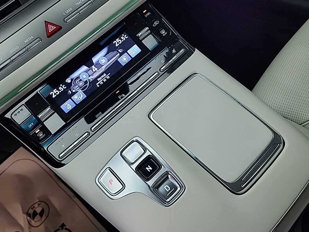 HYUNDAI Grandeur - Vista 8