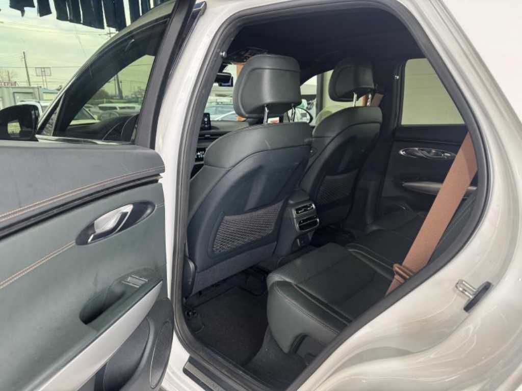 Genesis GV70 - Vista 6