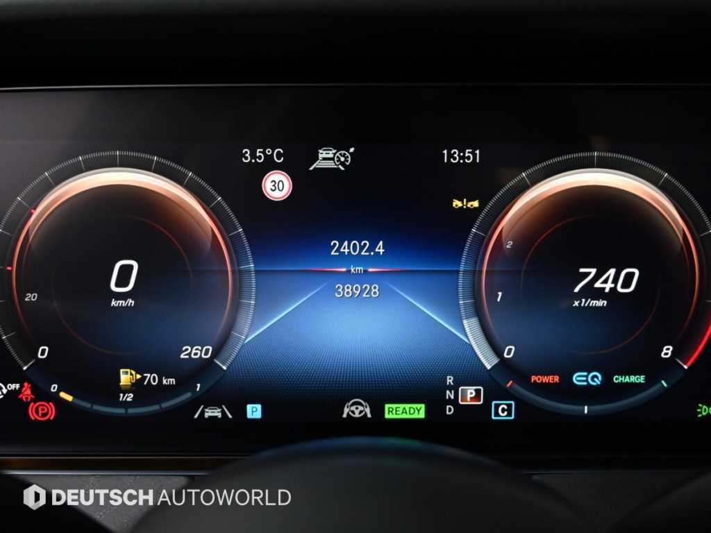 Mercedes Benz E class - Vista 8