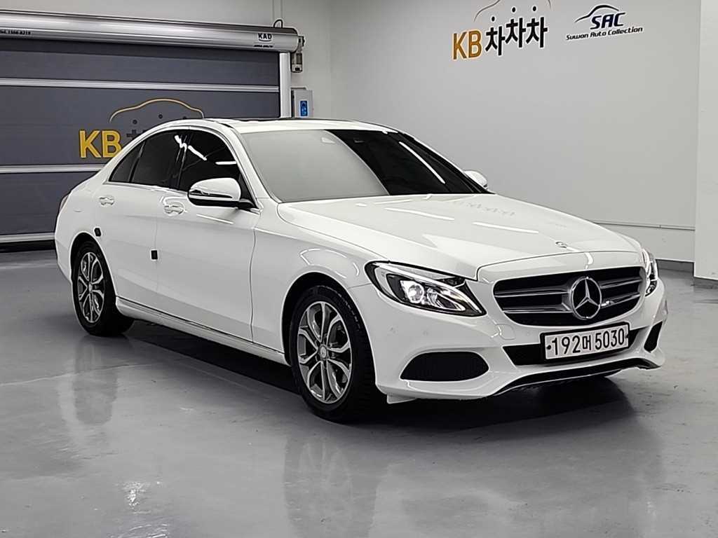 Mercedes Benz C Class - Vista 4