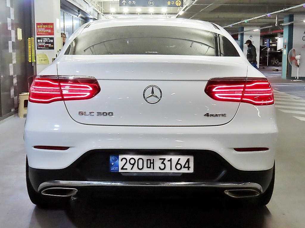 Mercedes Benz GLC Class - Vista 5