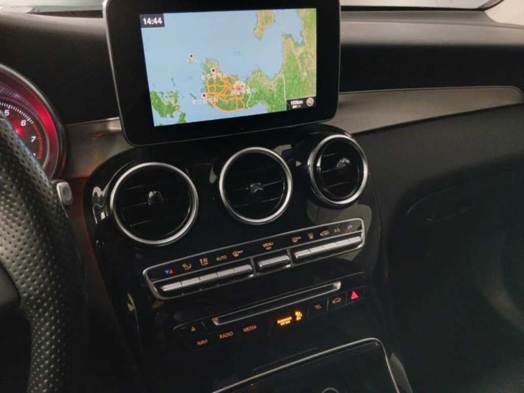 Mercedes Benz GLC Class 2019 Gris - Importación desde Corea - HF Imports Iquique - Foto 13