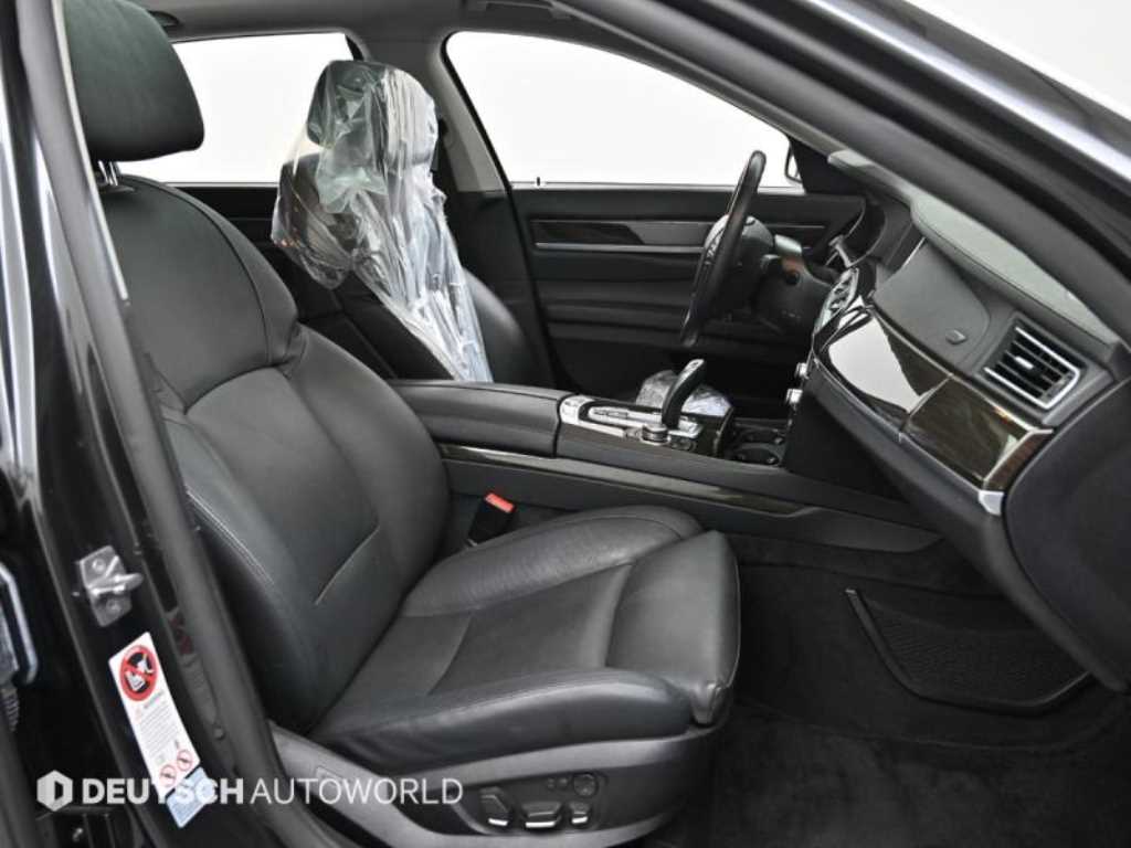 BMW 7 Series - Vista 10