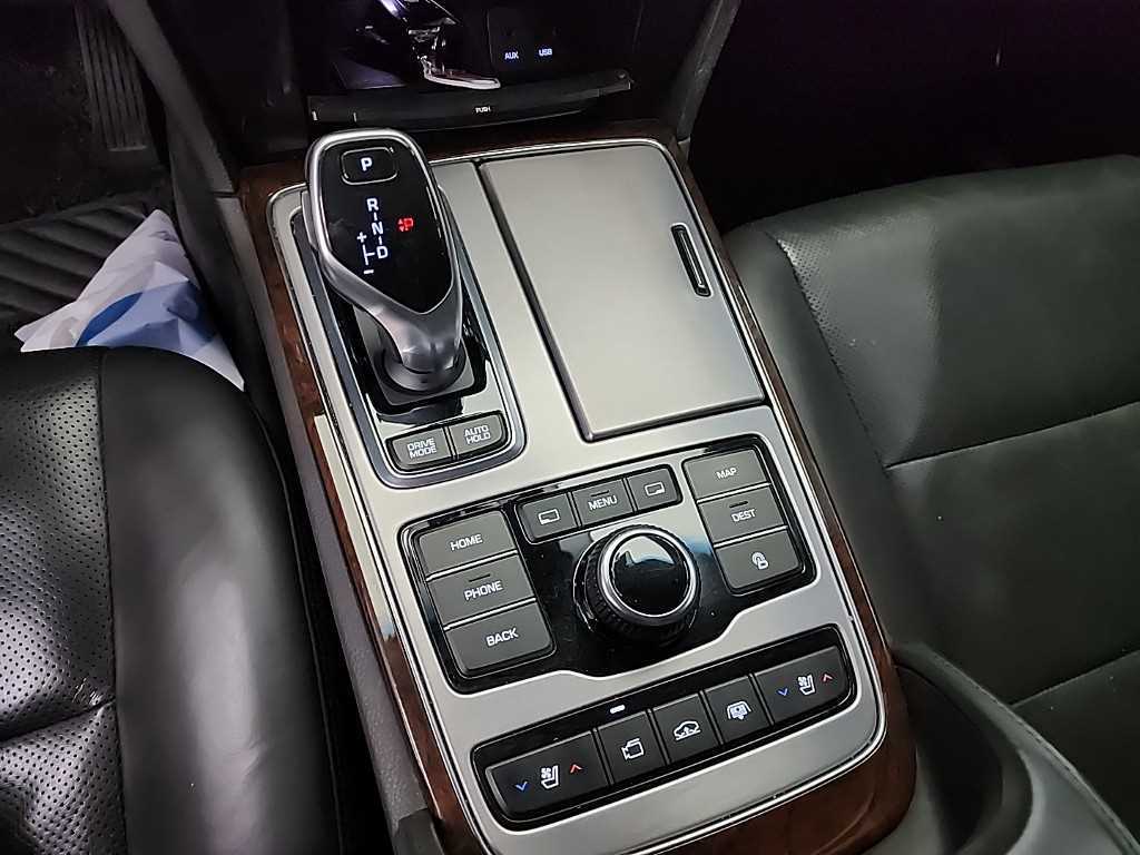 HYUNDAI Equus - Vista 8