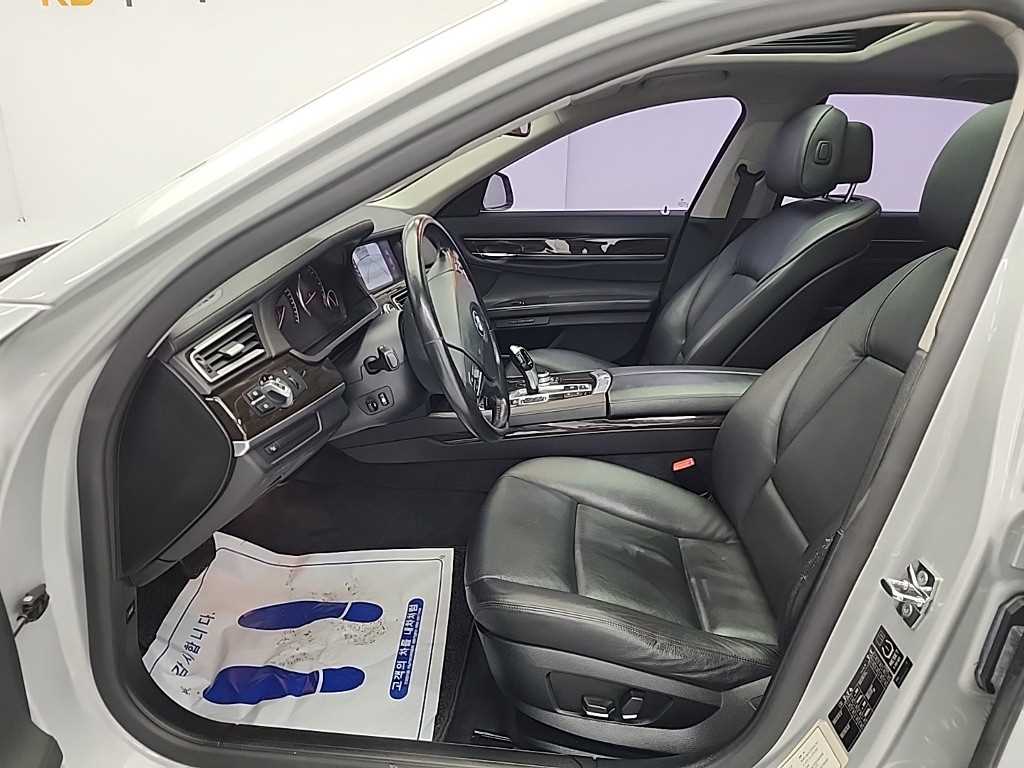 BMW 7 Series - Vista 11