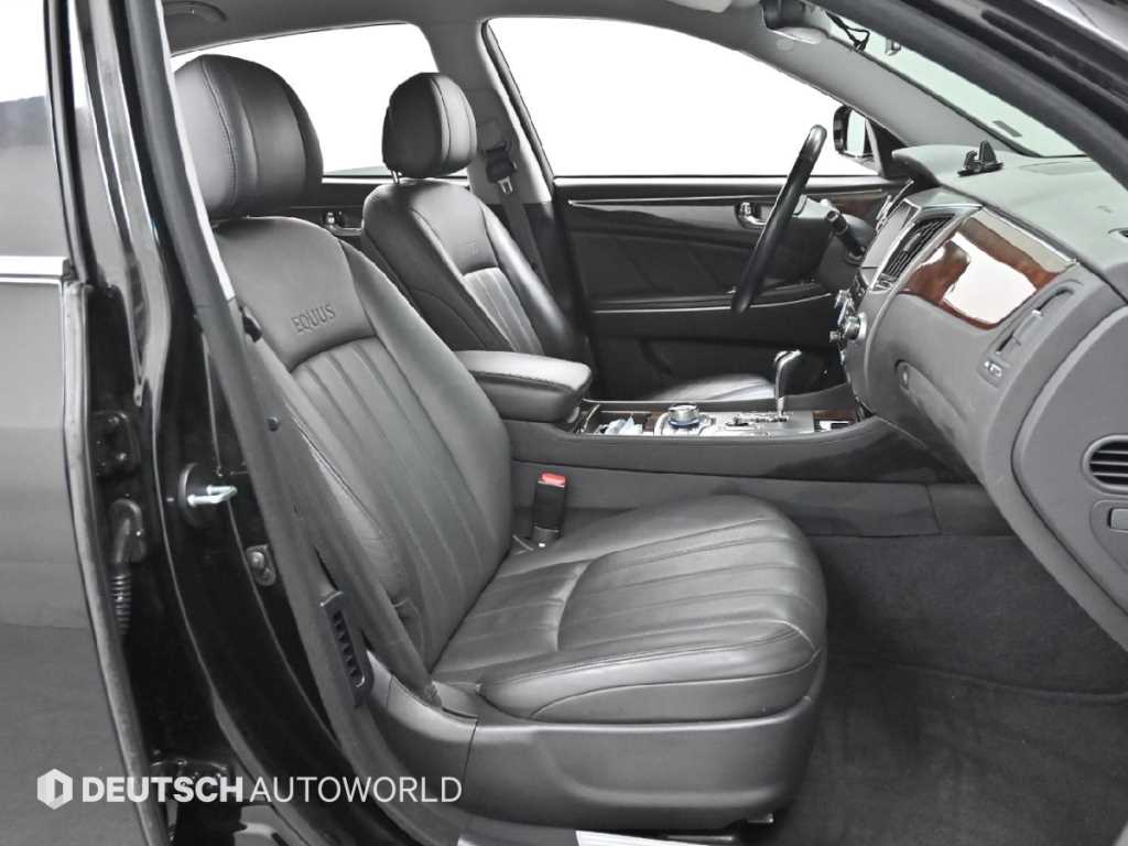 HYUNDAI Equus - Vista 10