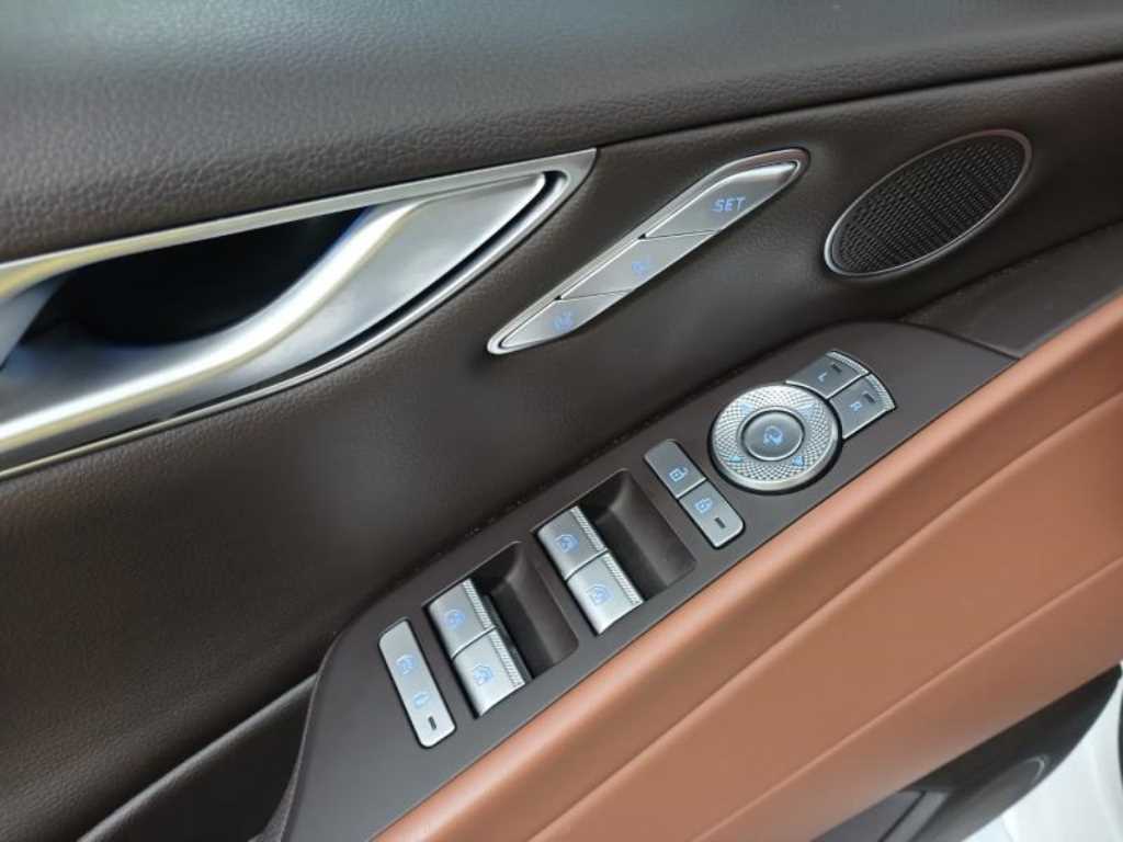 Genesis G80 - Vista 8