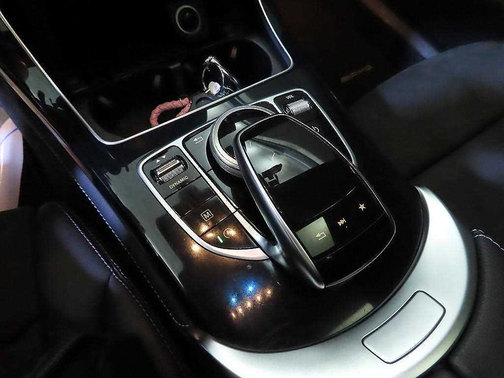 Mercedes Benz GLC Class - Vista 12