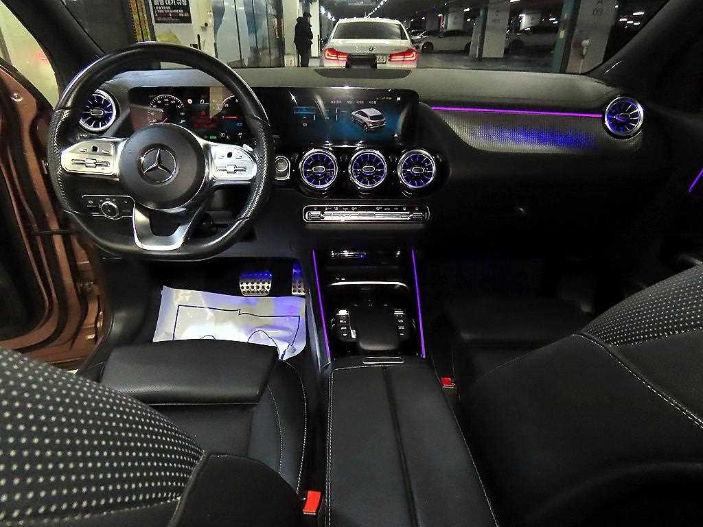 Mercedes Benz EQA - Vista 10