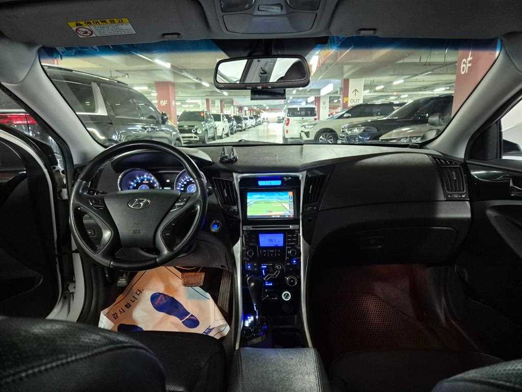 HYUNDAI Sonata - Vista 5