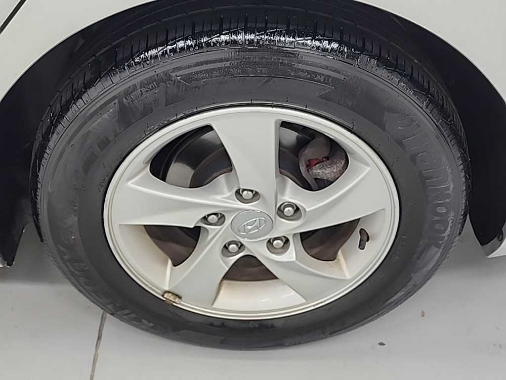 HYUNDAI Avante 2012 Gris - Importación desde Corea - HF Imports Iquique - Foto 18