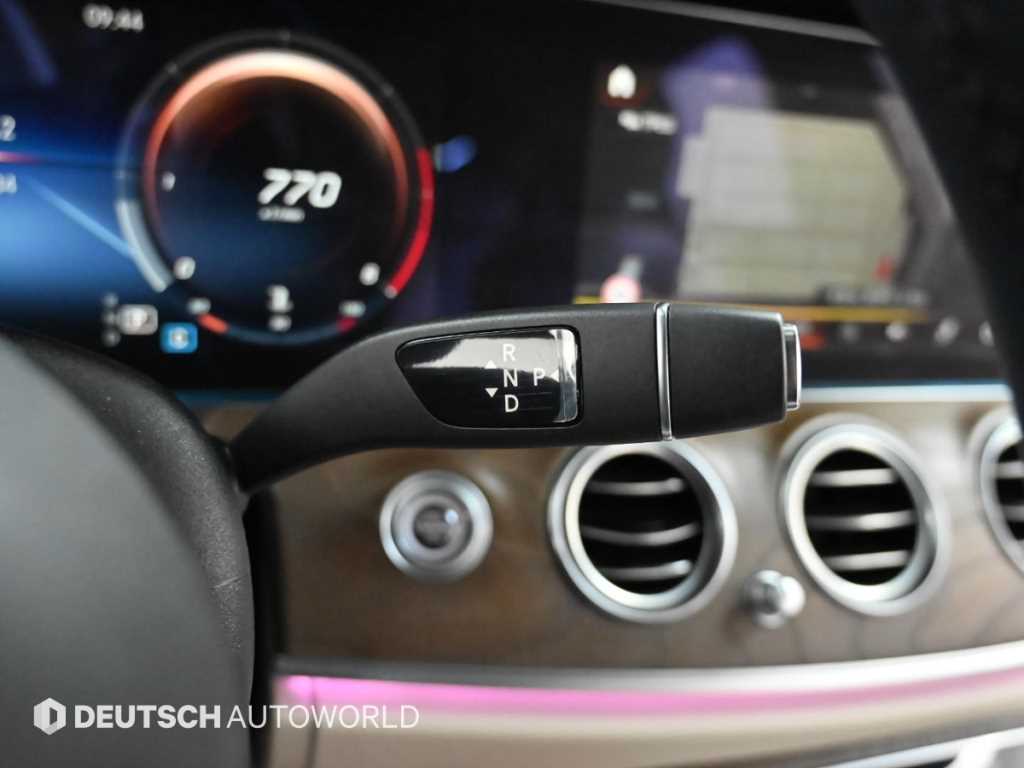 Mercedes Benz E class - Vista 9