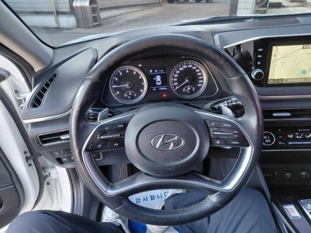 HYUNDAI Sonata - Vista 9