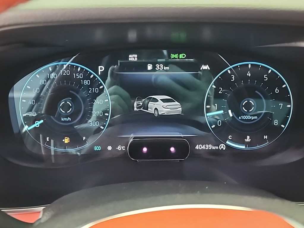 Genesis G70 - Vista 6