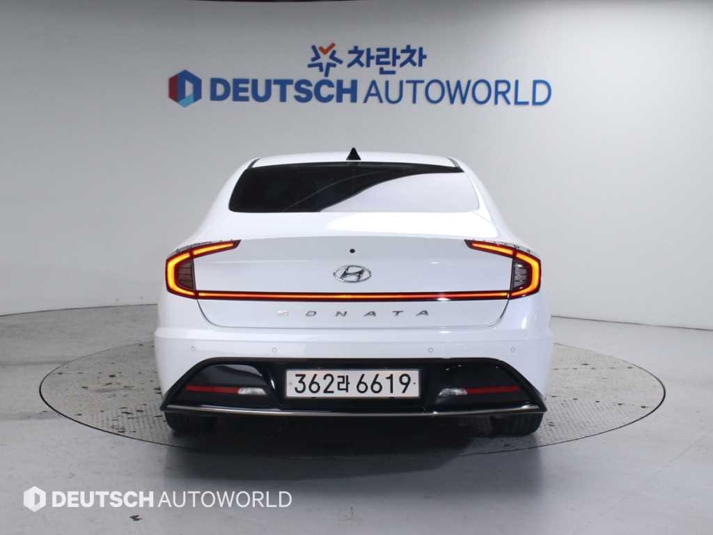 HYUNDAI Sonata - Vista 4