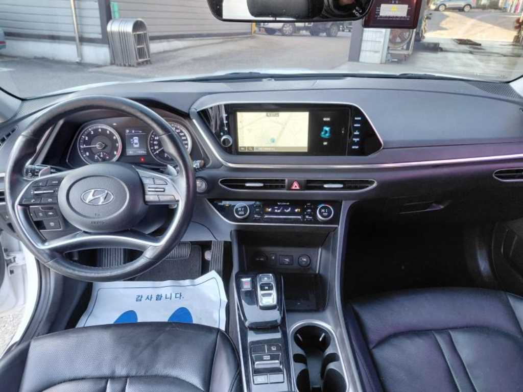 HYUNDAI Sonata - Vista 8