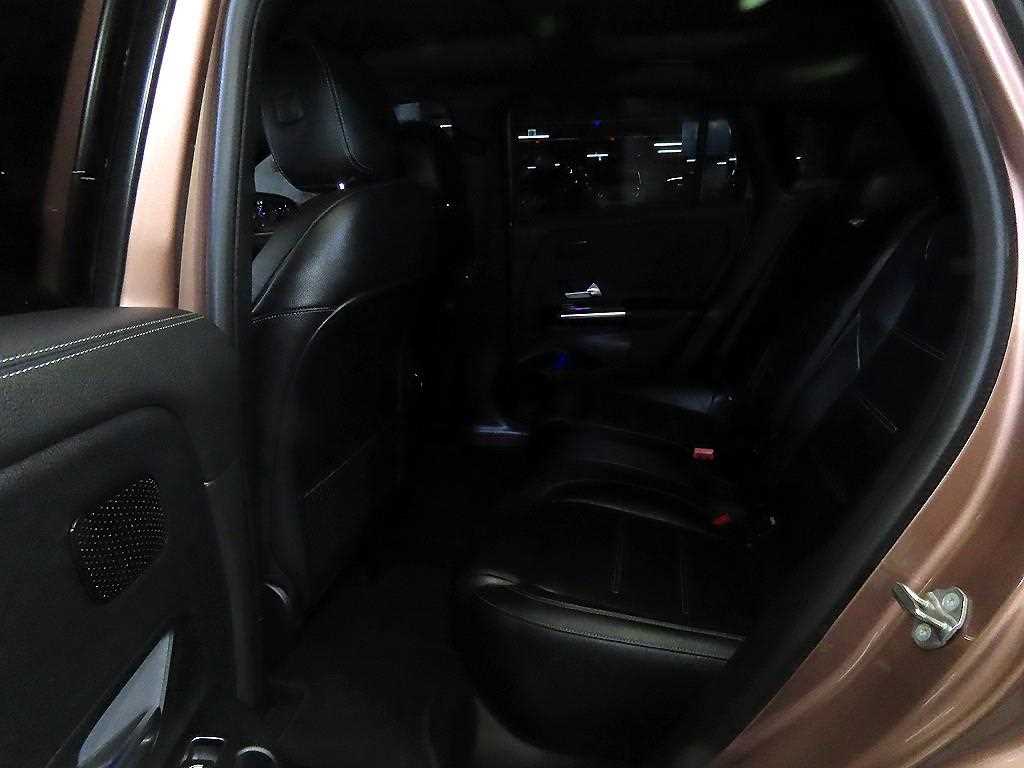 Mercedes Benz EQA - Vista 7