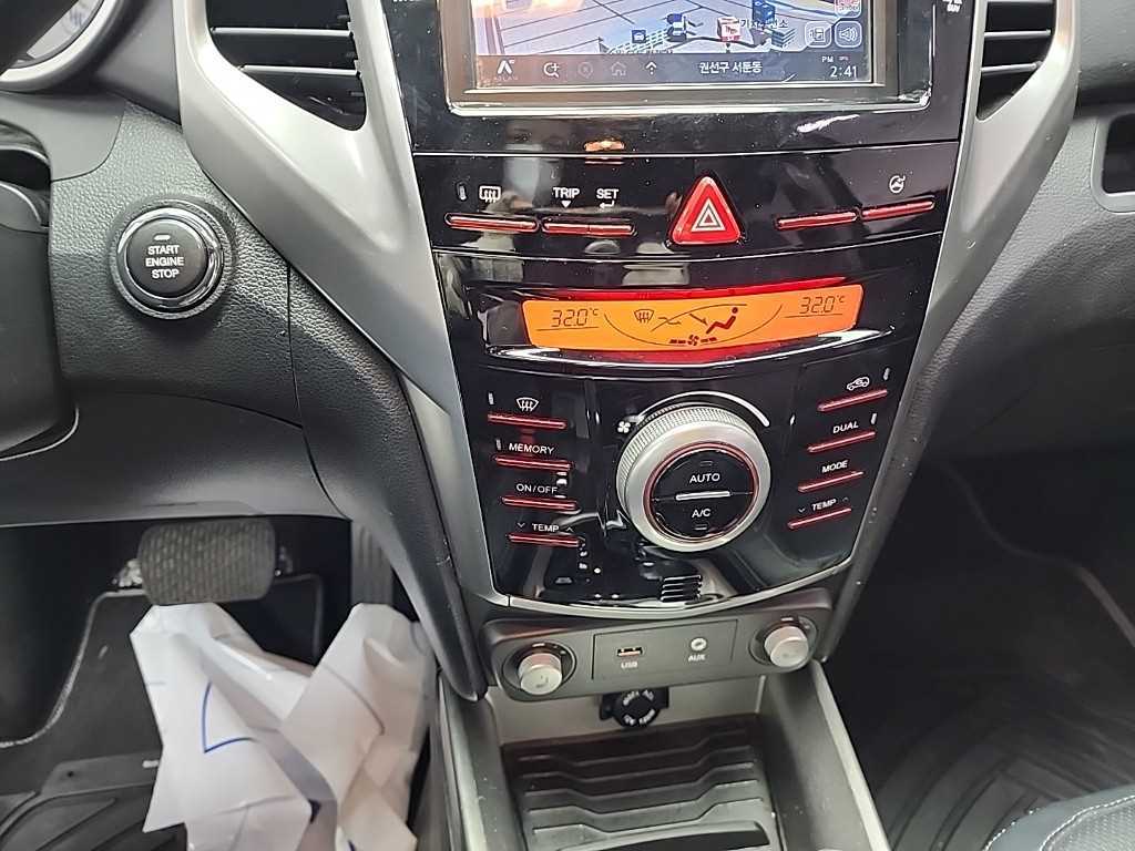 Ssangyong Tivoli - Vista 10