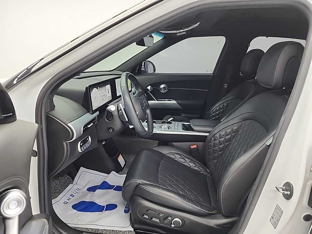 Genesis GV60 - Vista 11