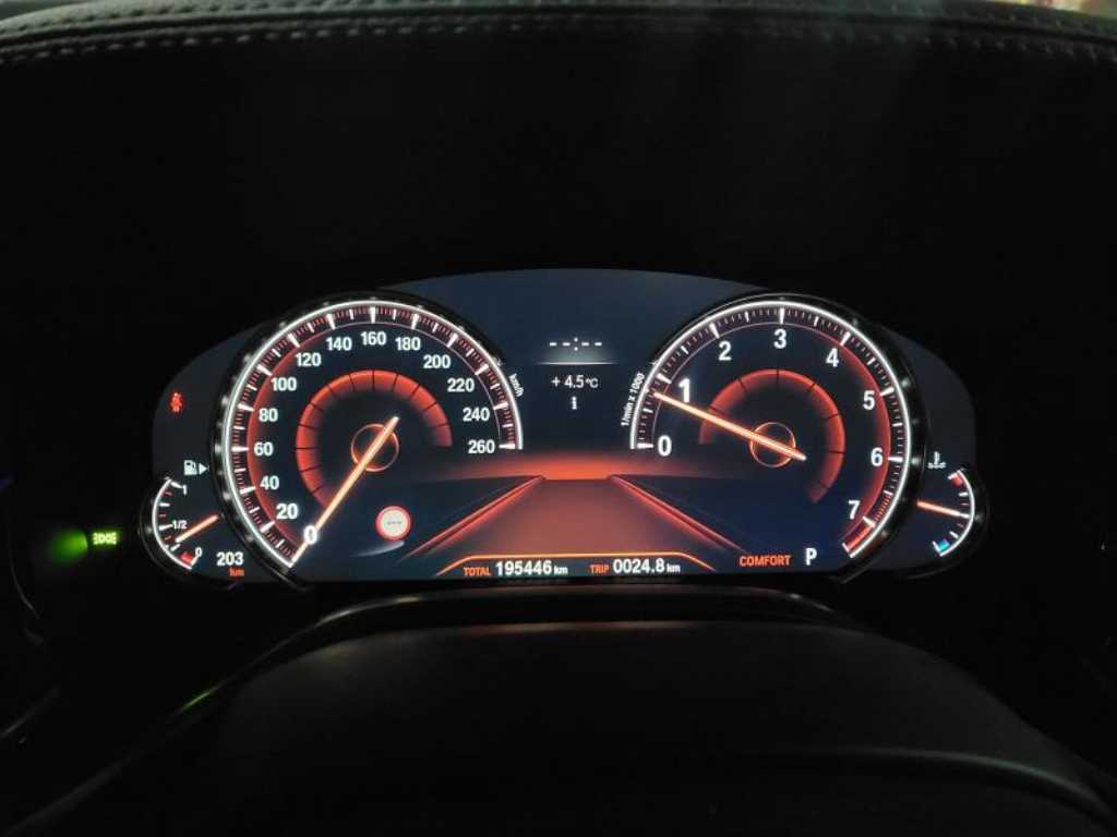 BMW 7 Series - Vista 5