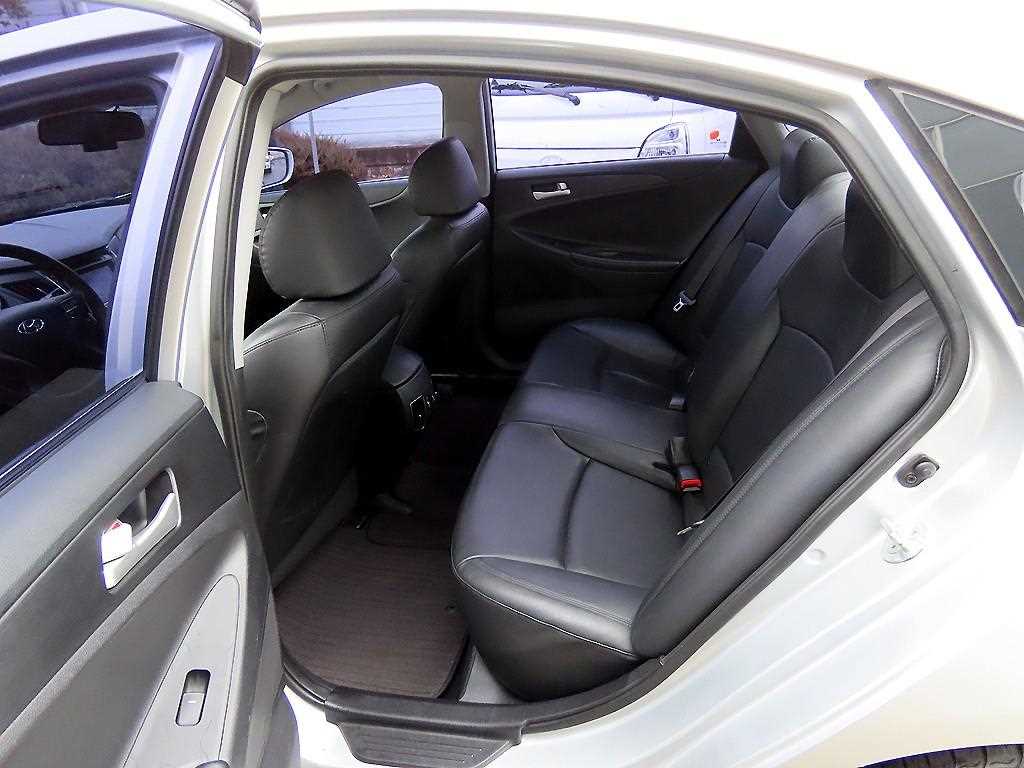 HYUNDAI Sonata - Vista 6