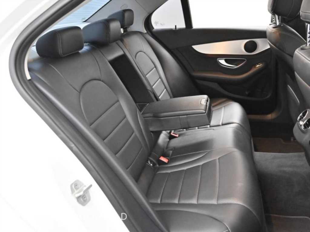 Mercedes Benz C Class - Vista 12
