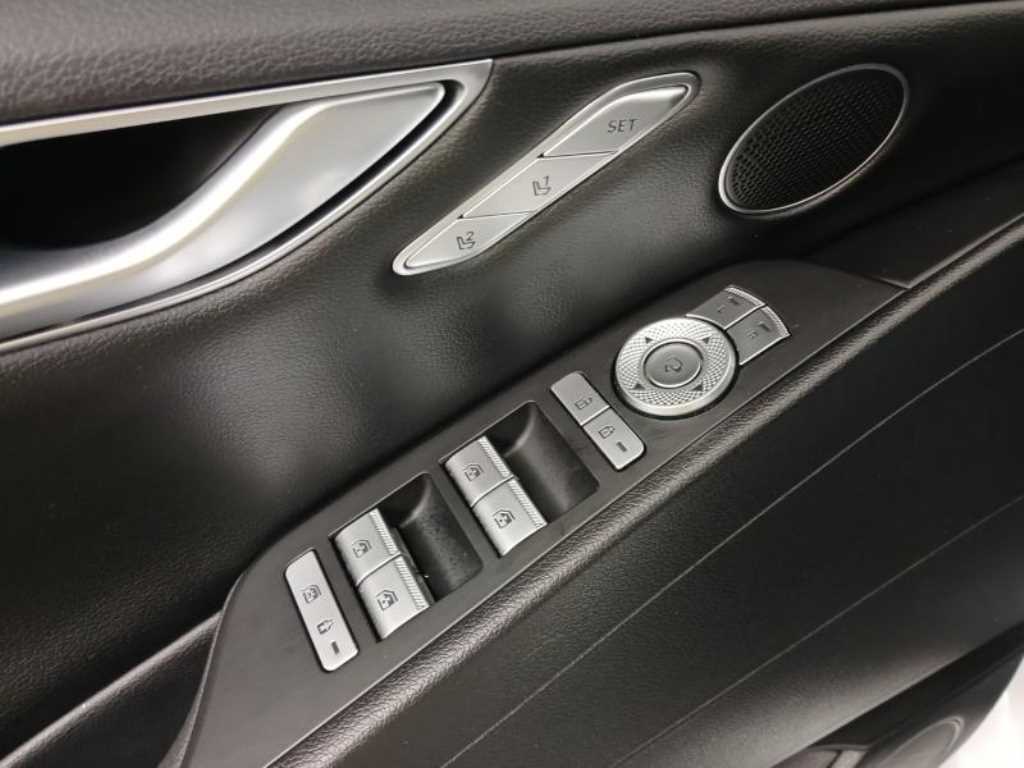 Genesis G80 - Vista 9