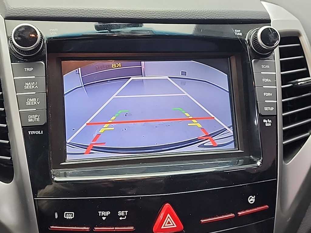 Ssangyong Tivoli 2016 Negro - Importación desde Corea - HF Imports Iquique - Foto 14