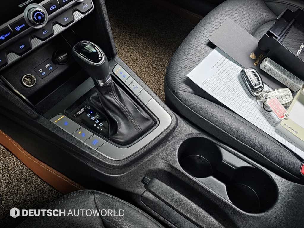 HYUNDAI Avante - Vista 9