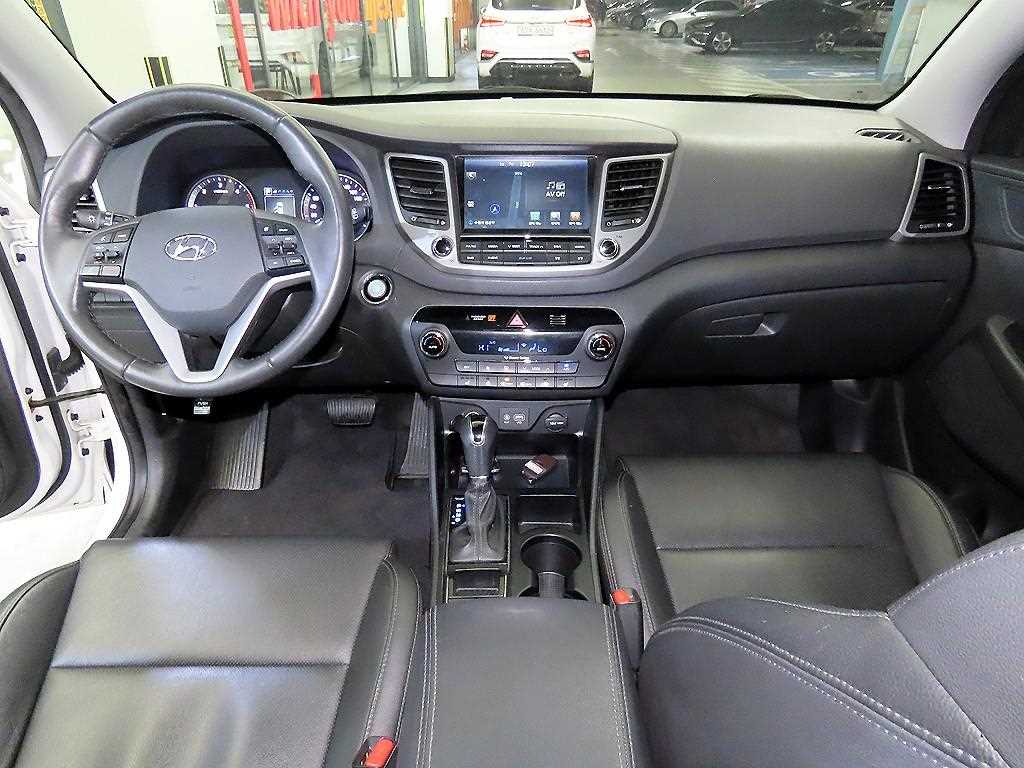 HYUNDAI Tucson - Vista 10