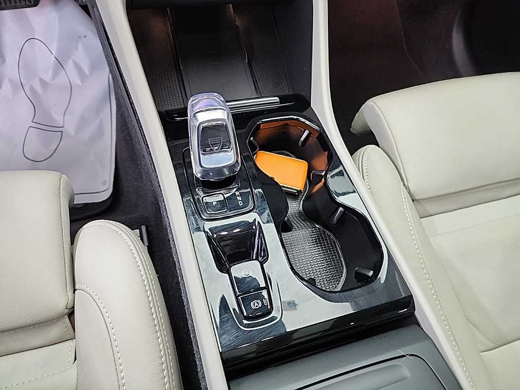 Volvo XC40 - Vista 8