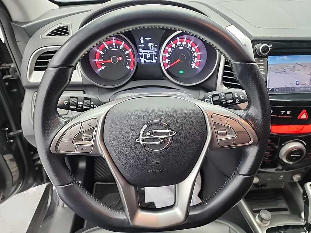 Ssangyong Tivoli - Vista 9