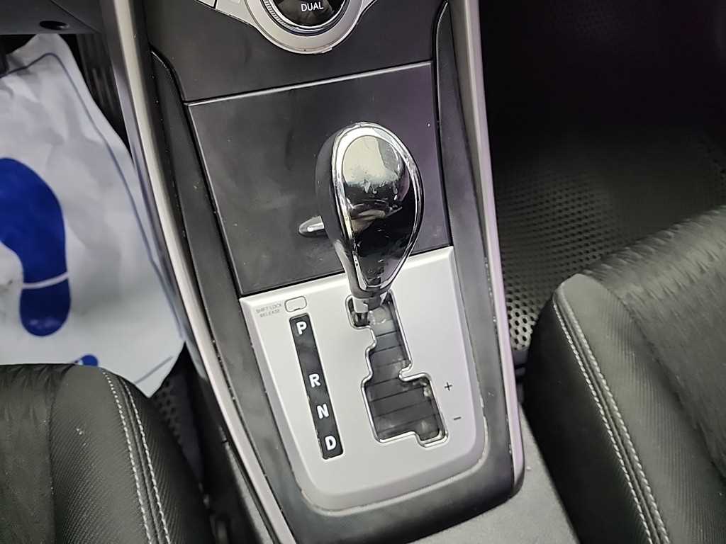 HYUNDAI Avante - Vista 8