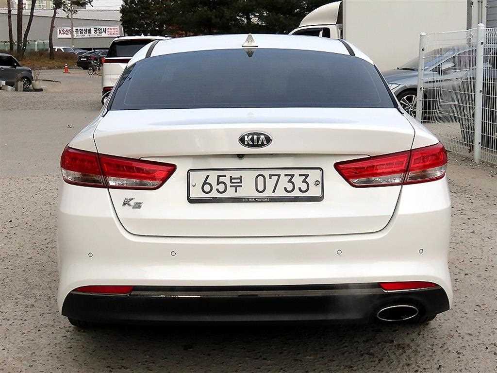 KIA K5 - Vista 4