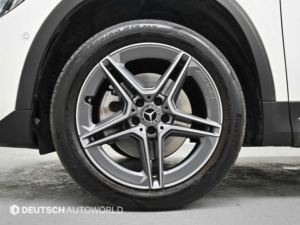 Mercedes Benz GLA Class - Vista 6