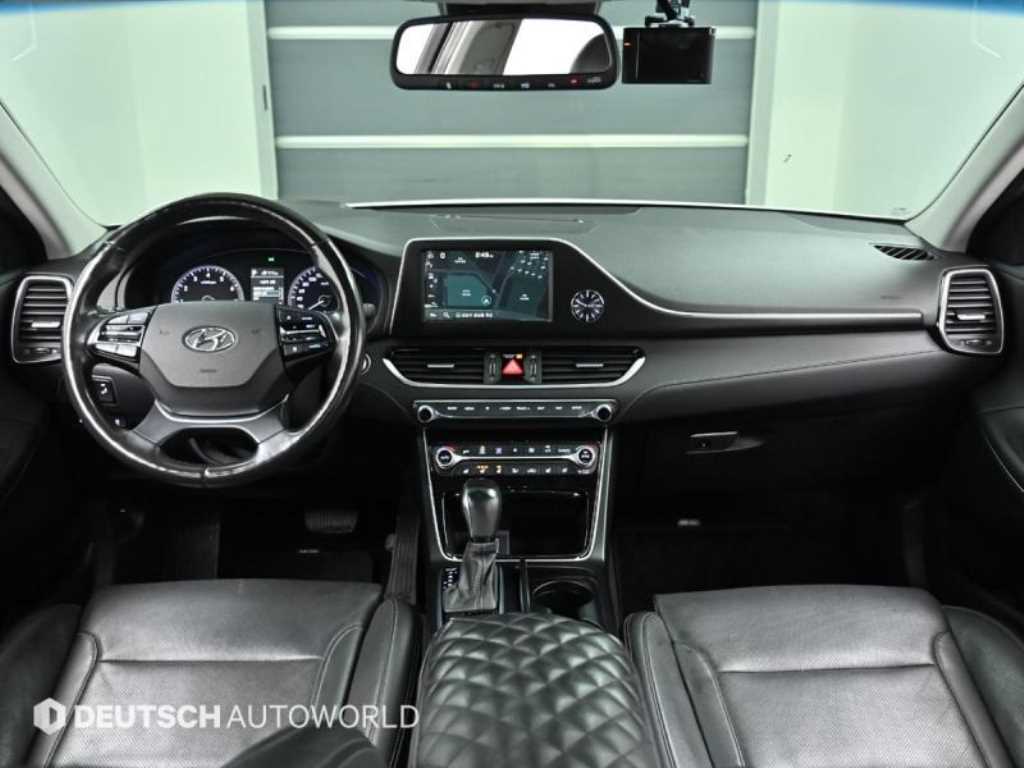 HYUNDAI Grandeur - Vista 7