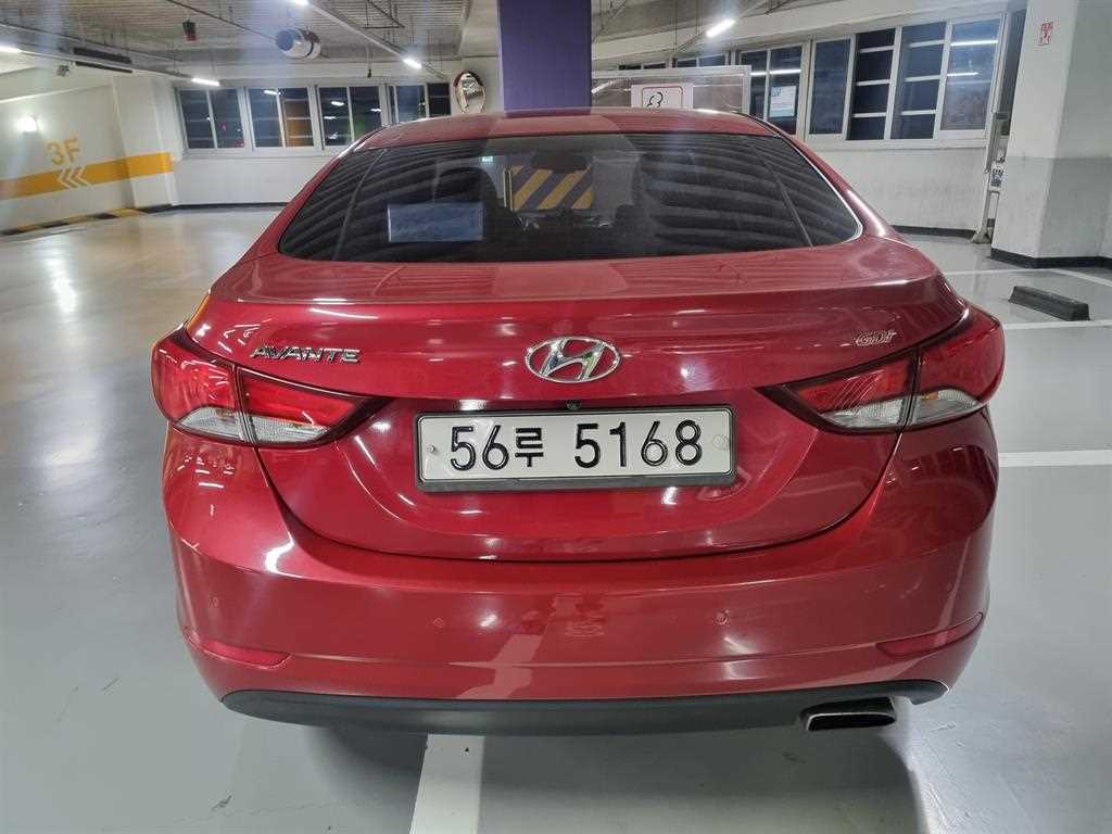 HYUNDAI Avante - Vista 4