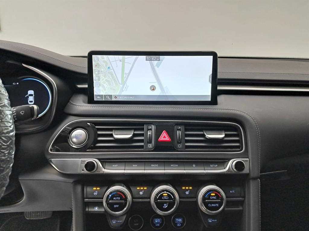 Genesis G70 - Vista 9