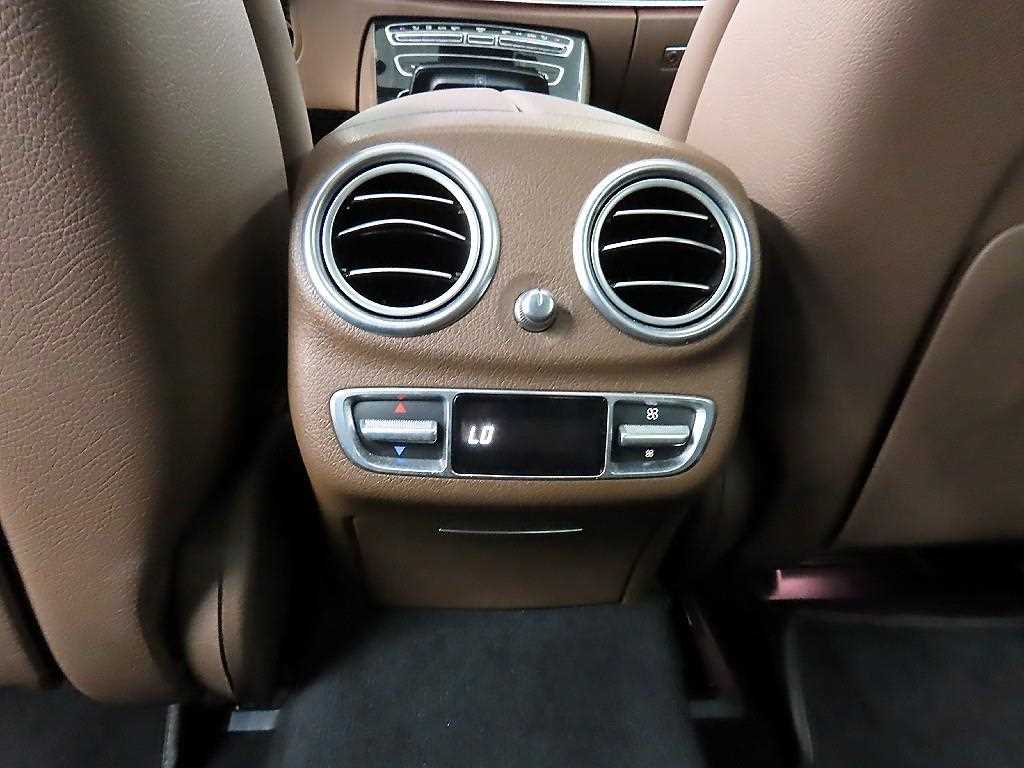 Mercedes Benz E class 2021 Negro - Importación desde Corea - HF Imports Iquique - Foto 13