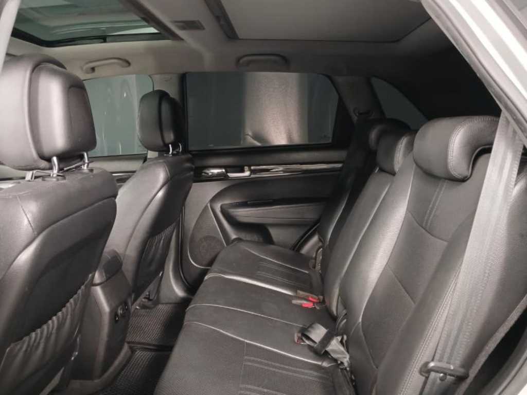KIA Sorento - Vista 8